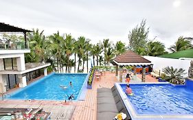 Crown Regency Beach Resort